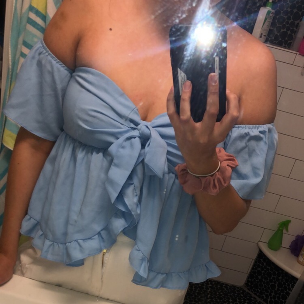 Off the Shoulder Ruffled Top - Picture 2 of 4